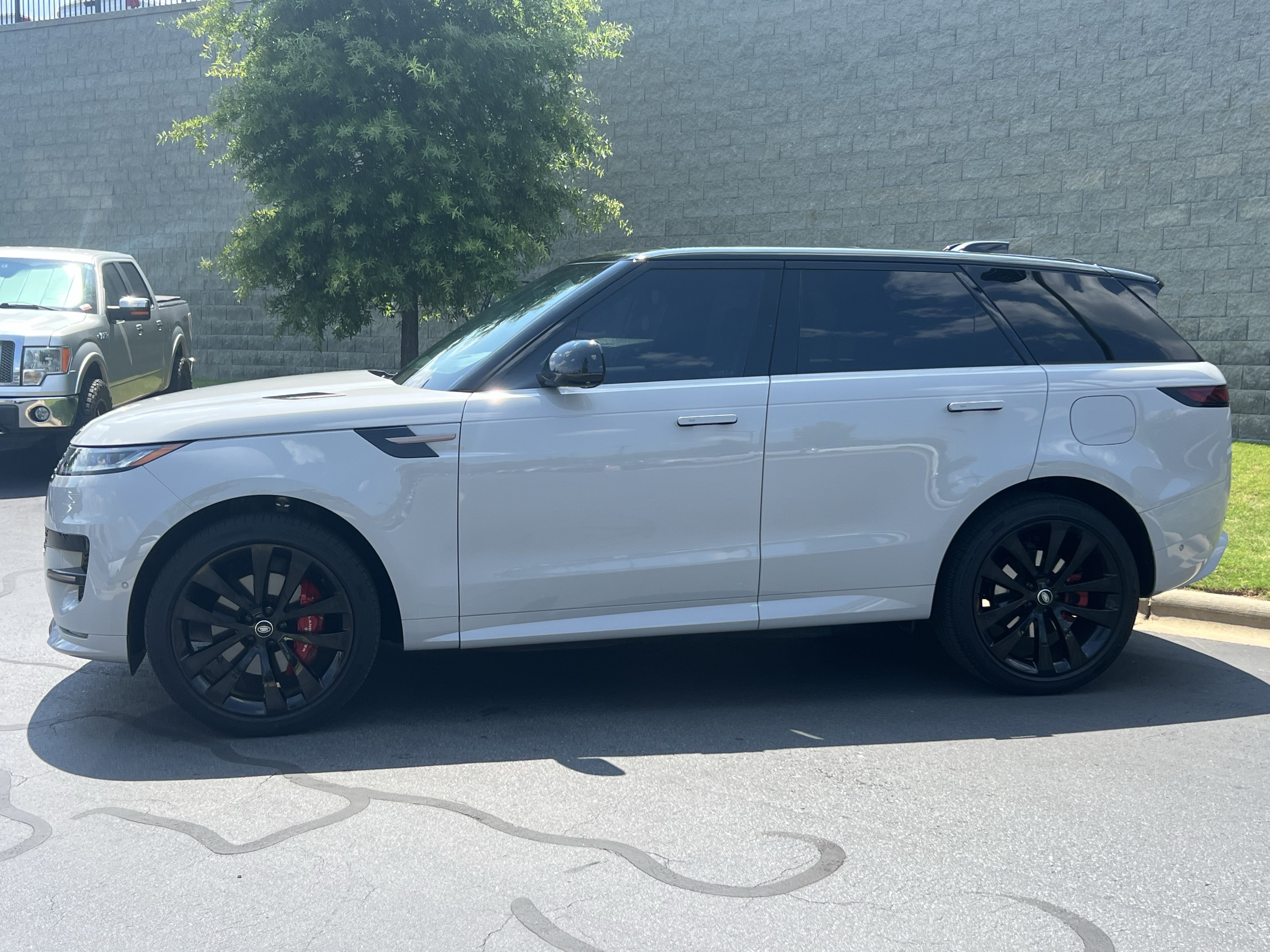 land rover range rover sport 2025 SAL1L9E42SA439038 image land rover range rover sport 2025 SAL1L9E42SA439038 image